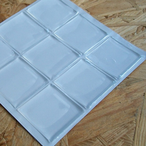 PLASTOVÁ SAMOLEPÍCÍ ČOČKA 35x35 mm