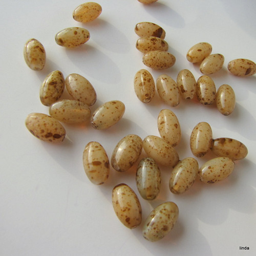 Korálky * kropenatá vajíčka * 12x7mm * 15 ks /bal