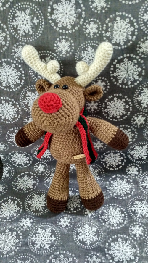 Háčkovaná hračka - sobík (25 cm) — foto 1
