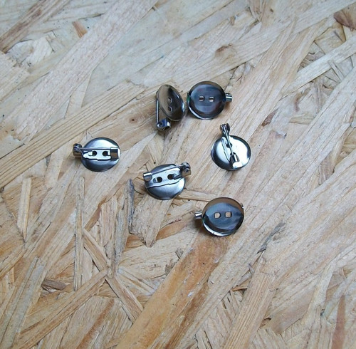 BROŽOVÉ ZAPÍNÁNÍ - PLACKA 13 mm, 2 ks