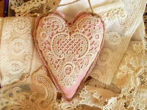 Větší se starožitným ornamentem..... — foto 1