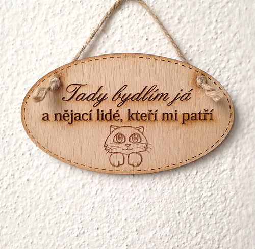 Cedulka Tady bydlím já (k) - přírodní 12 cm