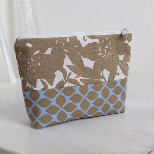 Kosmetická taštička nebo dokladovka