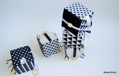 Montessori busy cube - čiernobiela — foto 1