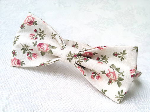 Romantic vintage bow tie