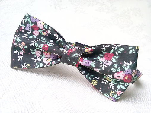 Romantic vintage bow tie