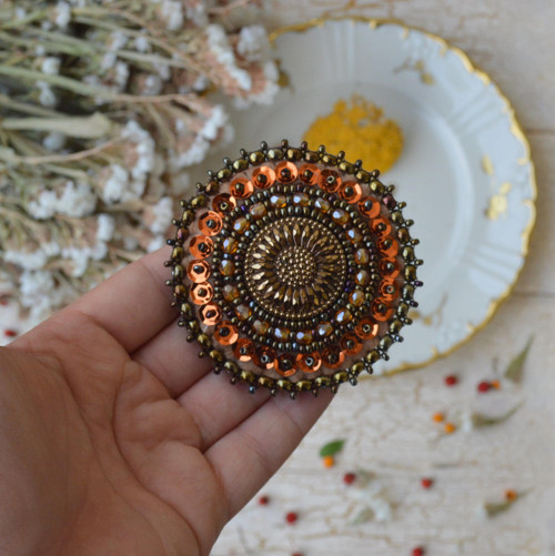 Copper flower - vyšívaná brož — foto 1