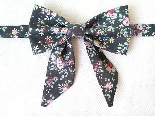 Romantic vintage bow tie (woman bow tie)