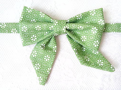 Green bow tie with white flowers (woman bow tie)