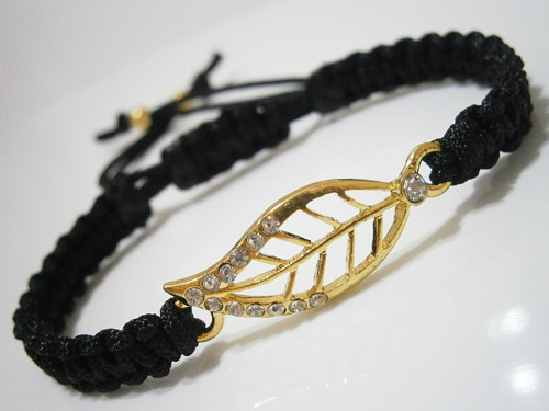 Elegantní náramek - černozlatý (macramé)