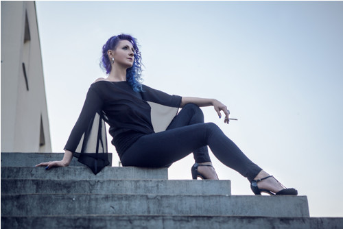 Halenka se zvonovými rukávy Simone