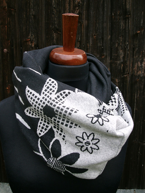 Flower greynie - nákrčník — foto 1