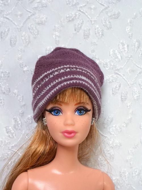 Čepice pro Barbie — foto 1