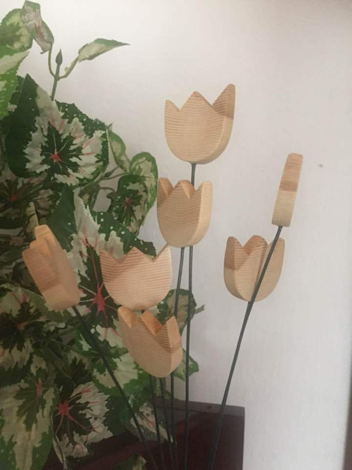 Kytice dřevěných tulipánů — foto 1
