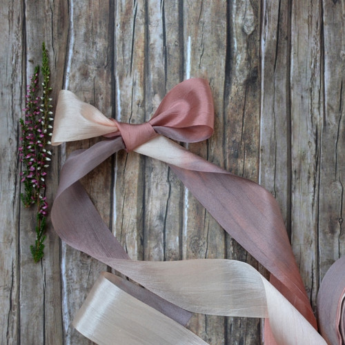 Hedvábná stuha "gray/taupe" 1 m