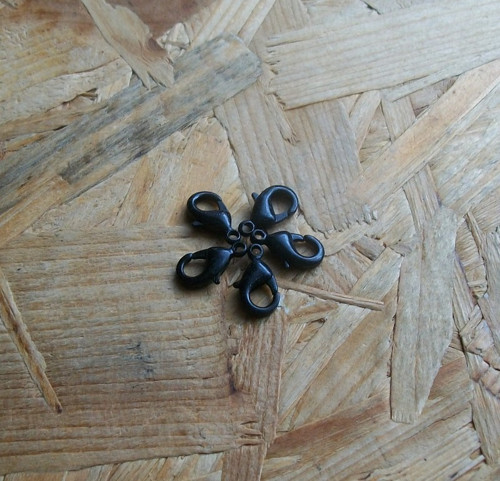 ČERNÁ KARABINKA 14 mm — foto 1