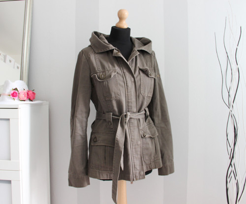 Zelená khaki retro bundička s kapucí — foto 1