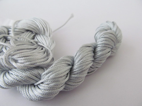Šňůrka polyesterová - šedá -1 mm - 26 m/bal. — foto 1