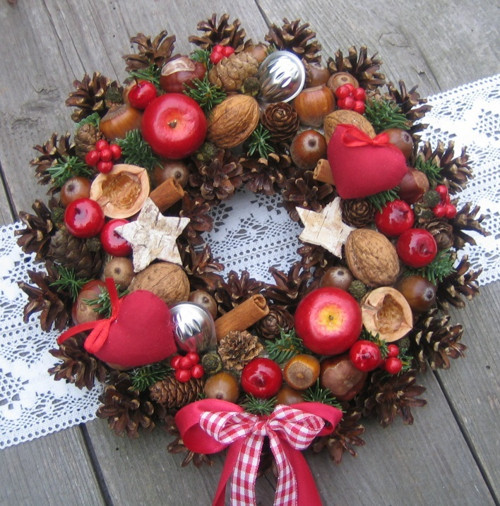 Adventní věneček se srdíčky — foto 1