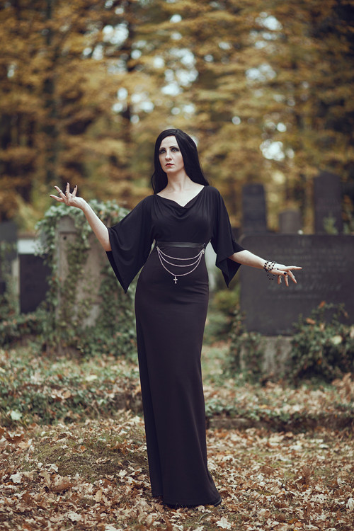 Šaty Morticia
