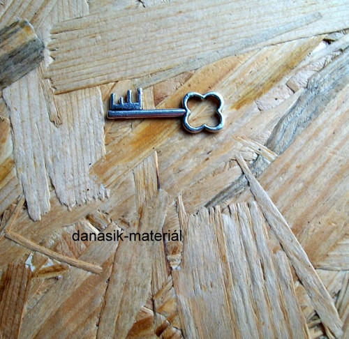 PŘÍVĚSEK - STŘÍBRNÝ KLÍČEK — foto 1