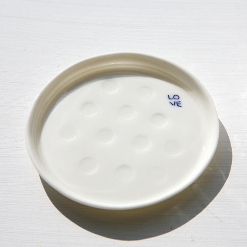 Malý s puntíky (porcelán) — foto 1