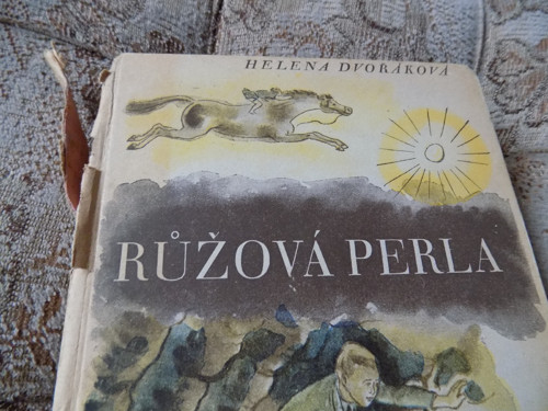 Růžová perla Helena Dvořáková