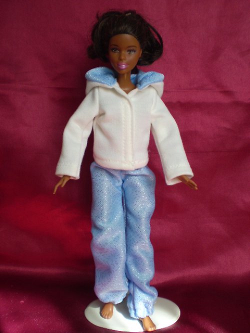 Tepláková souprava na barbie — foto 1