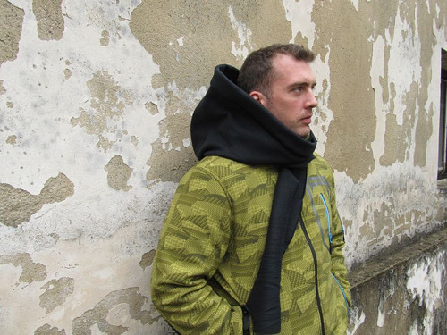IHNED: Šála s kapucí s velkým lemem-PÁNSKÁ
