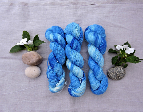 Královská modrá- ručně barvená 100% merino vlna