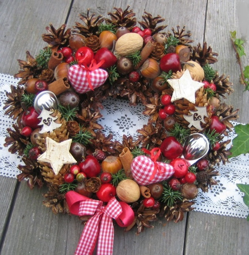 Adventní věneček se srdíčky — foto 1