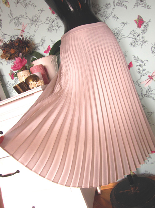 Sukně plisé ve smetánce — foto 1