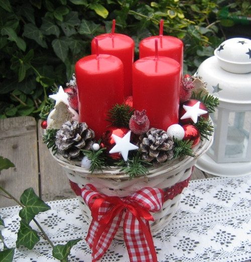 Adventní košík v červenobílé — foto 1
