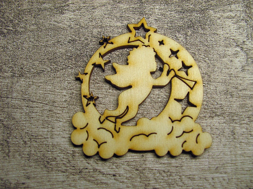 Vyřezávaný andělíček 5,5x 5,5 cm — foto 1