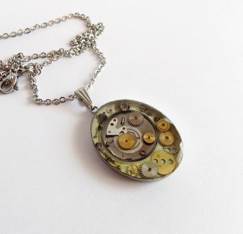 Steampunk náhrdelník z chirurgické oceli