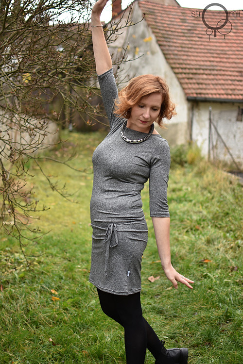 Šaty šik žíhané, vel. XL — foto 1