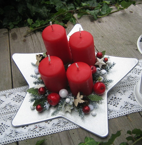 Adventní hvězdička v červené — foto 1