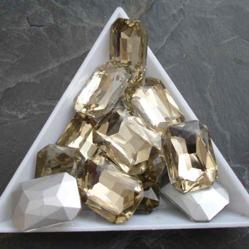 Kamínek obdélník 13x18 mm - žlutohnědý - 1 ks