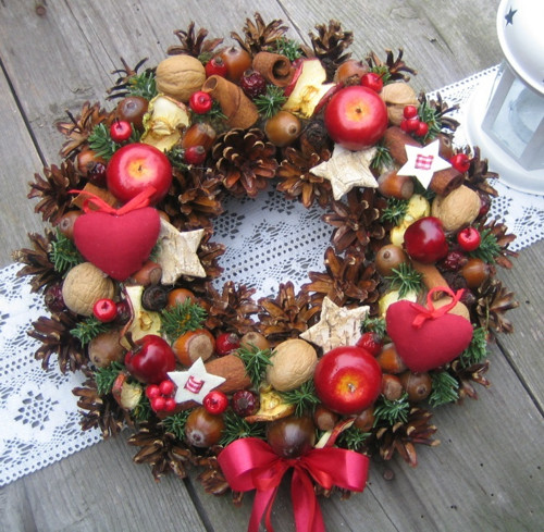 Adventní věneček se srdíčky — foto 1