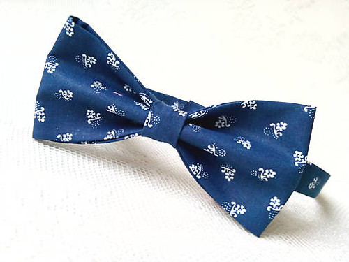 Dark blue folklore bow tie