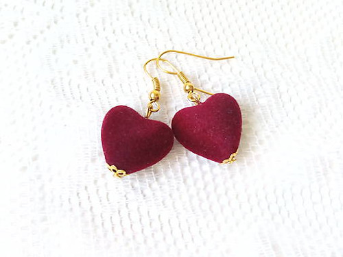 Velvet hearts earrings (bordeaux)