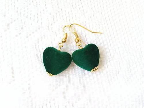 Velvet hearts earrings (green)