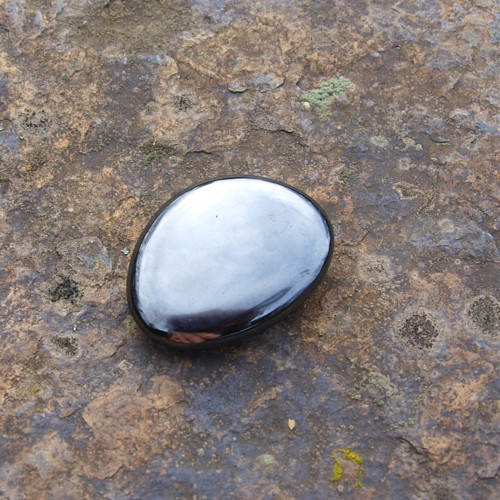 Hematit, placka 32 x 25 mm — foto 1