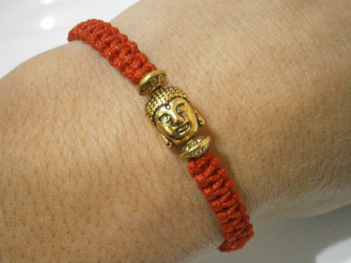 Červený náramek s Buddhou (macramé) - Unisex — foto 1