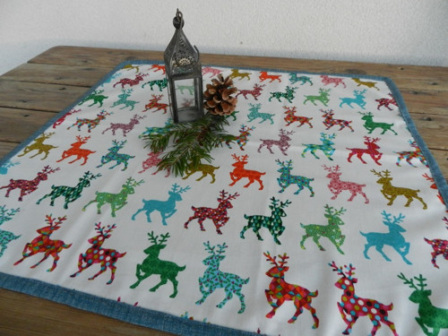 COLOR DEER ... středový ubrus 57x57 cm