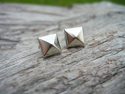 Náušnice ROCK pyramid mini — foto 1