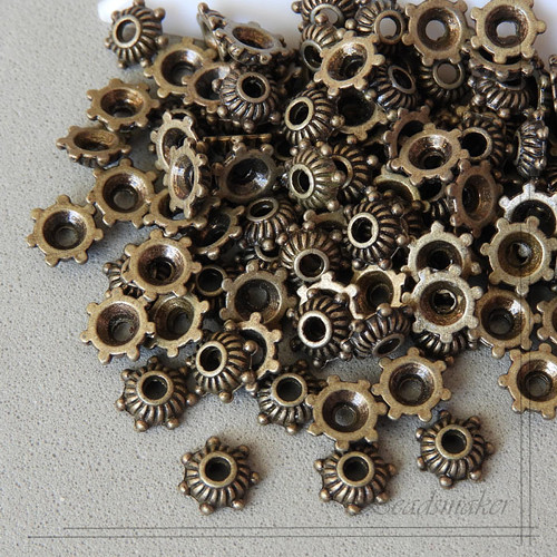 Kaplíky bronzové, 5 mm, 10 ks
