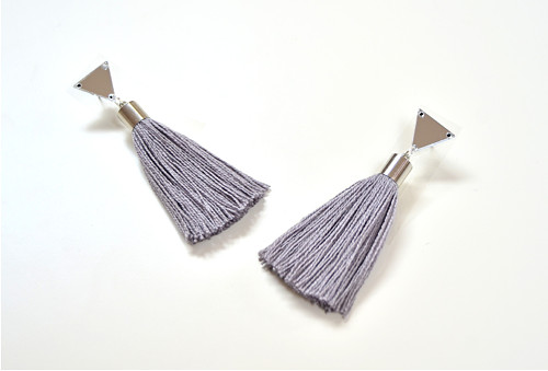 Náušnice Mirror Triangle Light Grey Tassel — foto 1