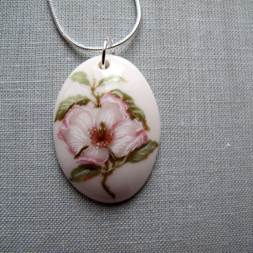 Porcelánový medailonek 23 — foto 1