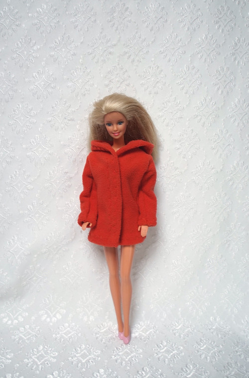 Kabátek s kapuckou pro Barbie — foto 1